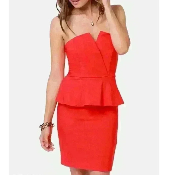 LULUS Exclusive Forget Me Notch Strapless Red Dress peplum waist size small - Picture 1 of 9
